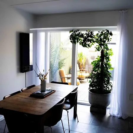 3 Floor In 160 M2-3 Bedrooms Lägenhet