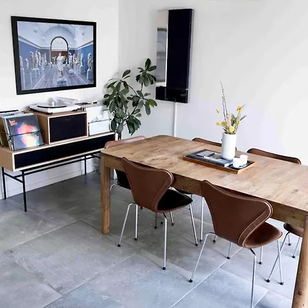 3 Floor In 160 M2-3 Bedrooms Apartment