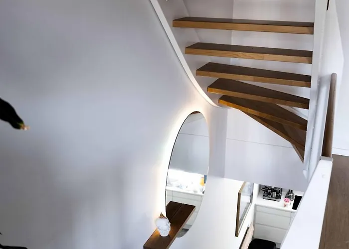 3 Floor In 160 M2-3 Bedrooms *